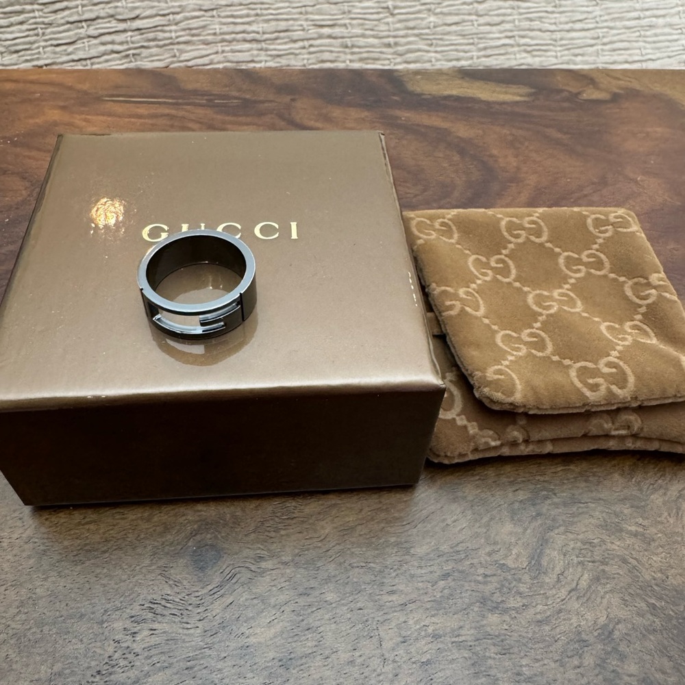 Gucci Cutout Ring G Logo Band Gunmetal